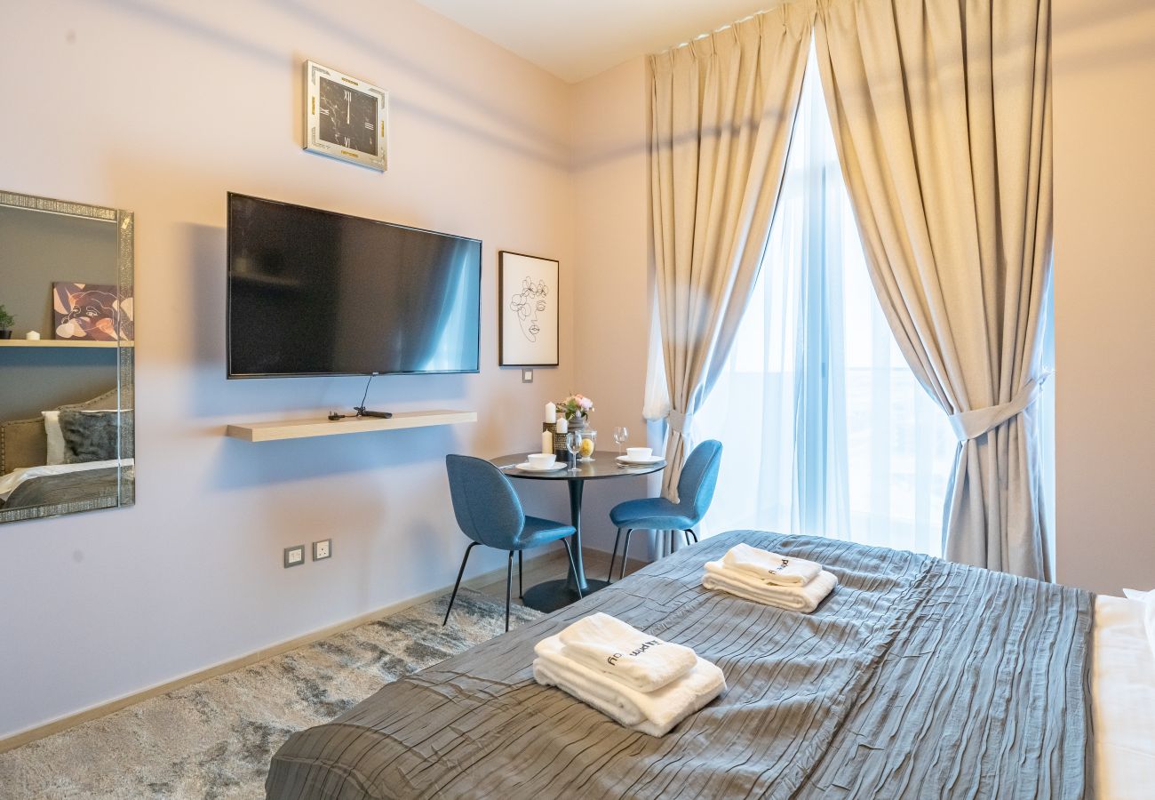 Apartment in Dubai - Primestay - Azizi by Aura in Jebel Ali