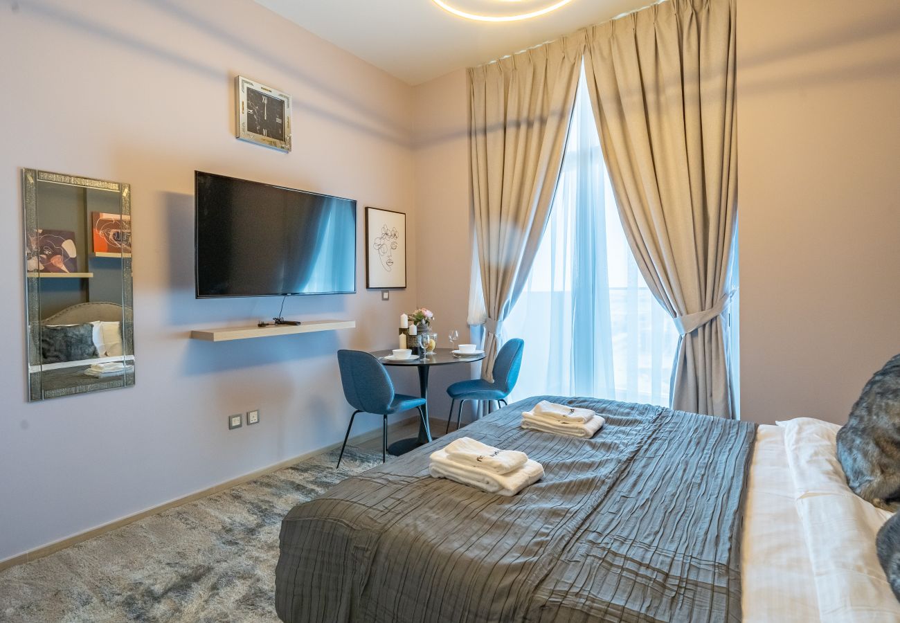 Apartment in Dubai - Primestay - Azizi by Aura in Jebel Ali