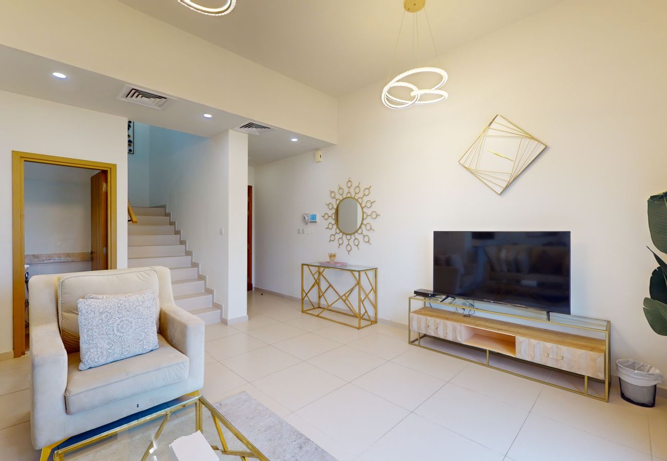 Villa in Dubai - Primestay - Tranquil 2BR plus maids with Private Garden in Dubai Land