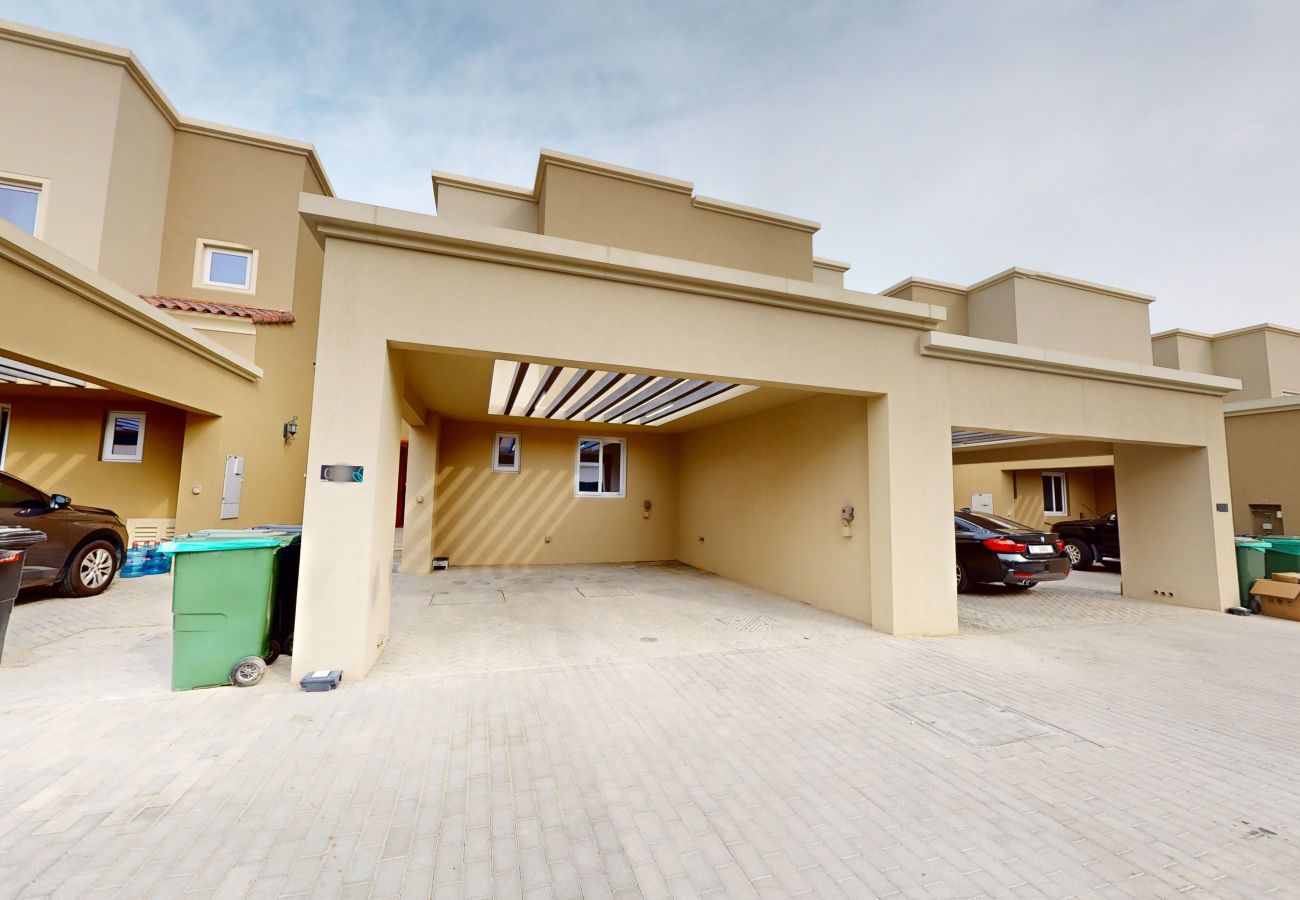 Villa in Dubai - Primestay - Tranquil 2BR plus maids with Private Garden in Dubai Land