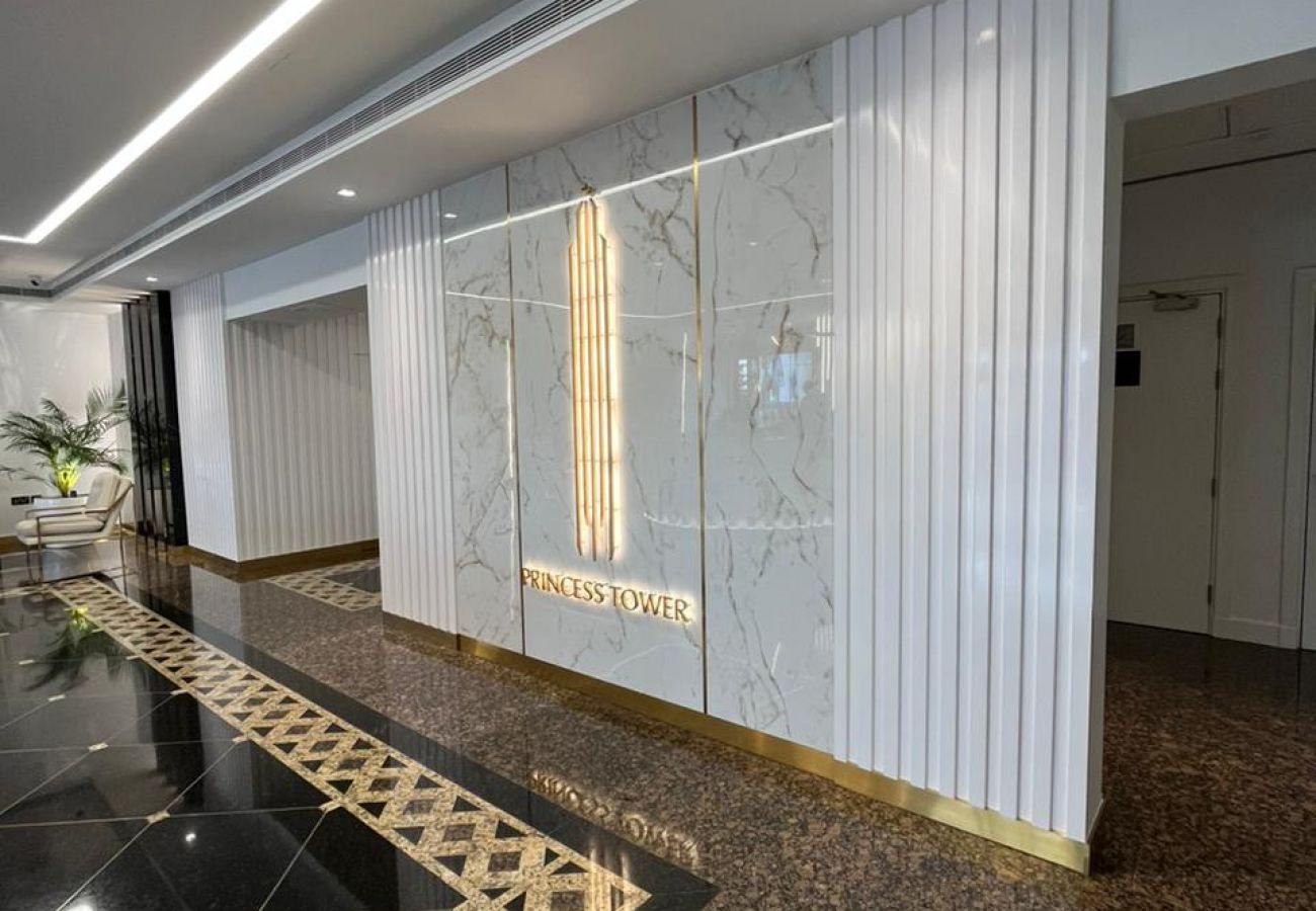 Apartment in Dubai - Dubai Marina- Upgraded 1BR in Princess Tower