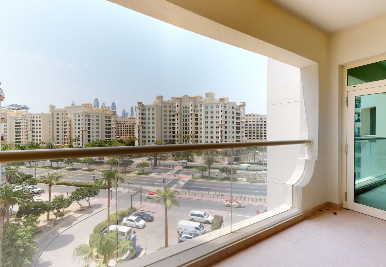Apartment in Dubai - Primestay - Shoreline 3BR in Palm Jumeirah