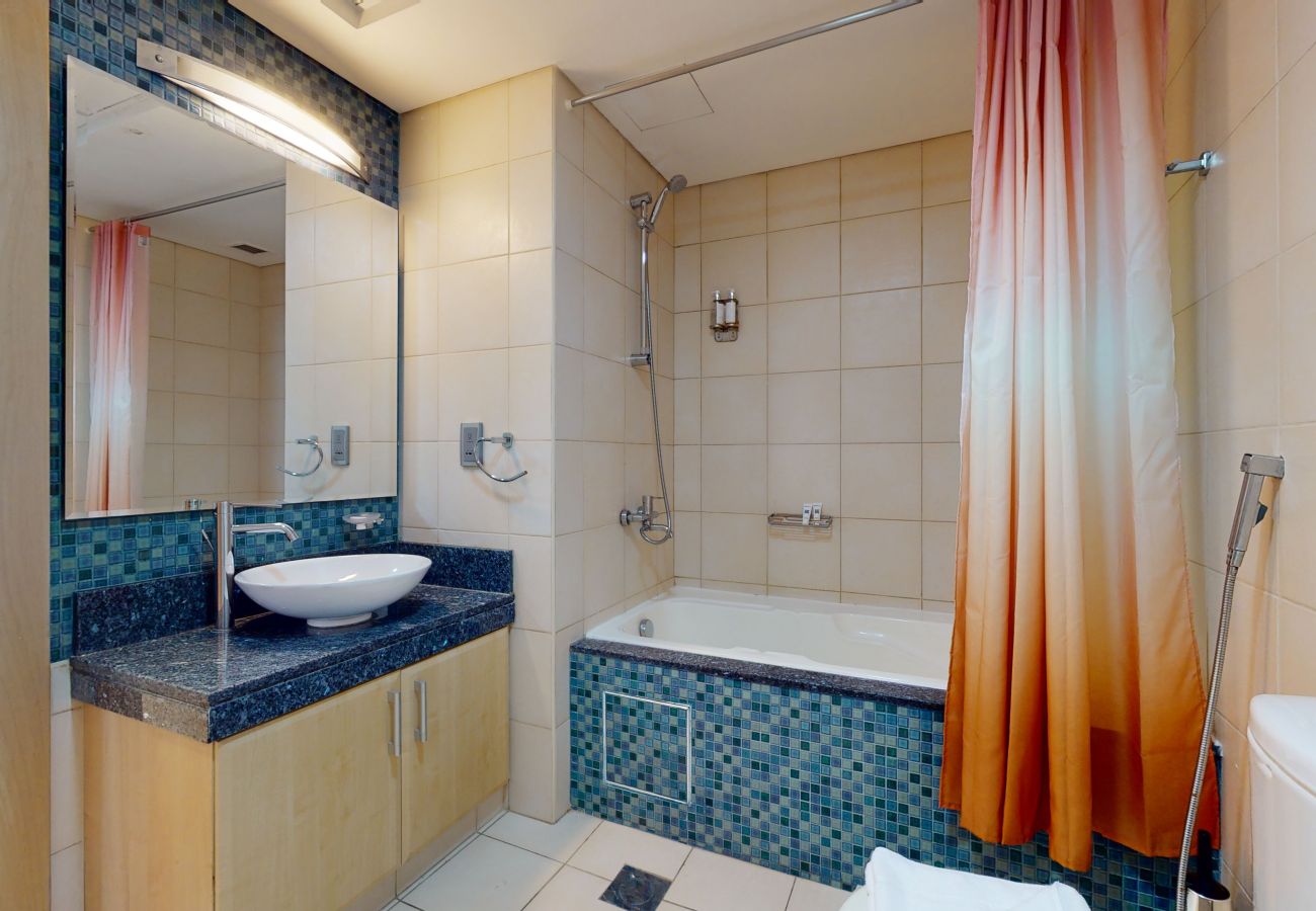 Apartment in Dubai - Primestay - Shoreline 3BR in Palm Jumeirah