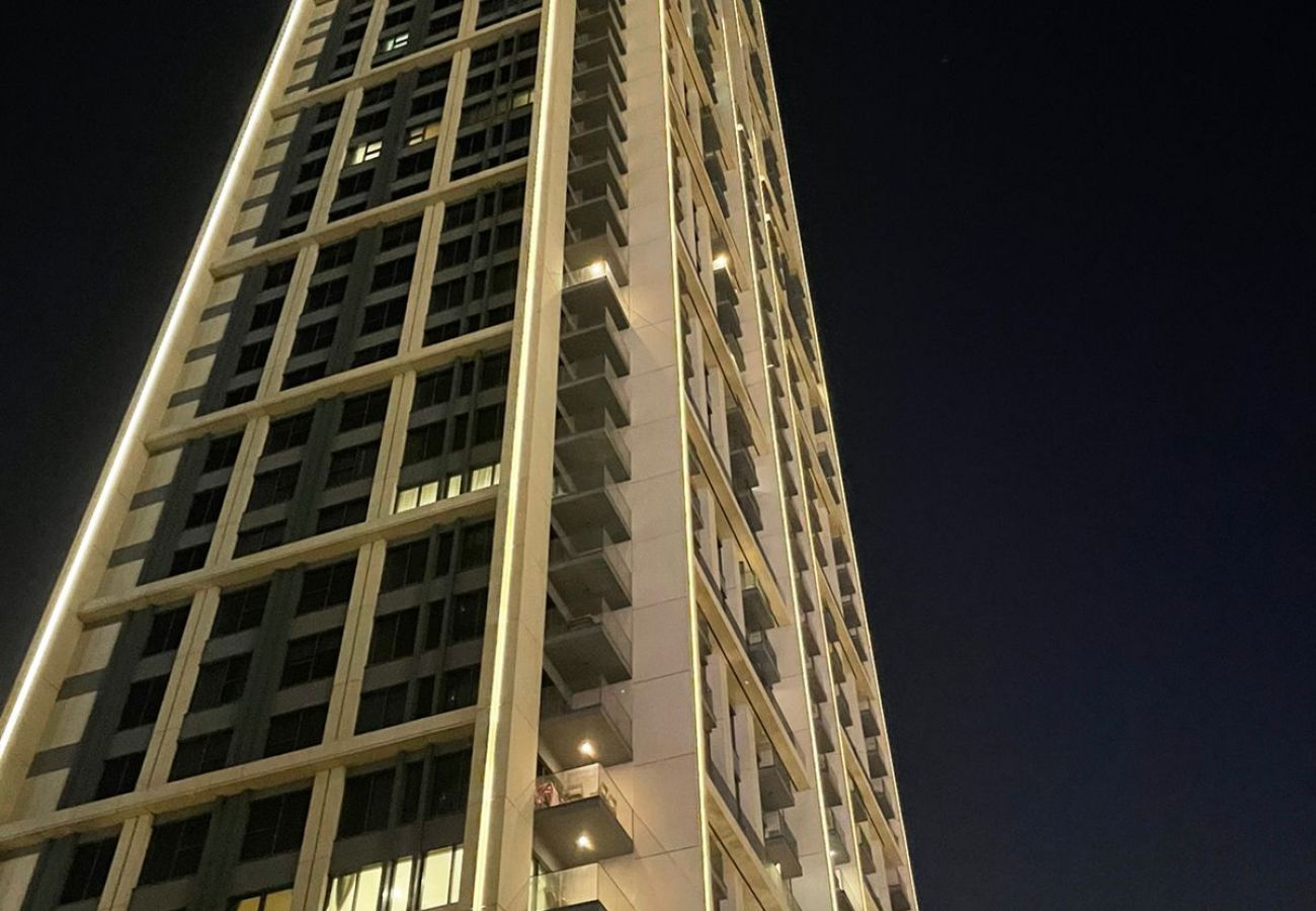 Apartment in Dubai - Primestay - Burj Royale 2BR, Downtown