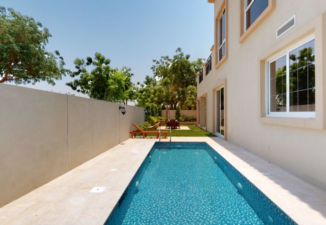 Villa in Dubai - Primestay - Flame Tree Ridge 4BR Villa, JGE