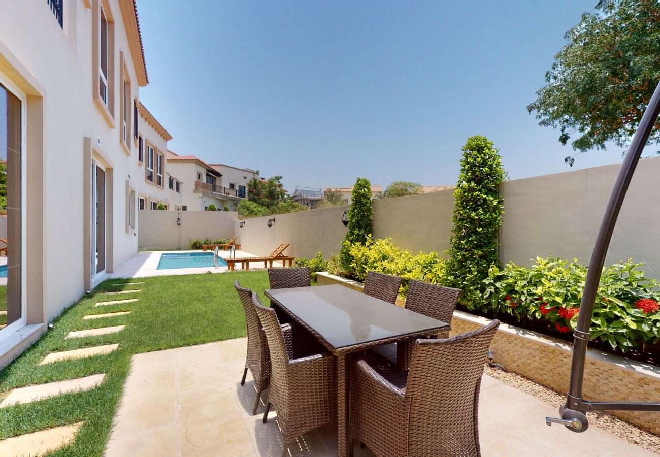 Villa in Dubai - Primestay - Flame Tree Ridge 4BR Villa, JGE