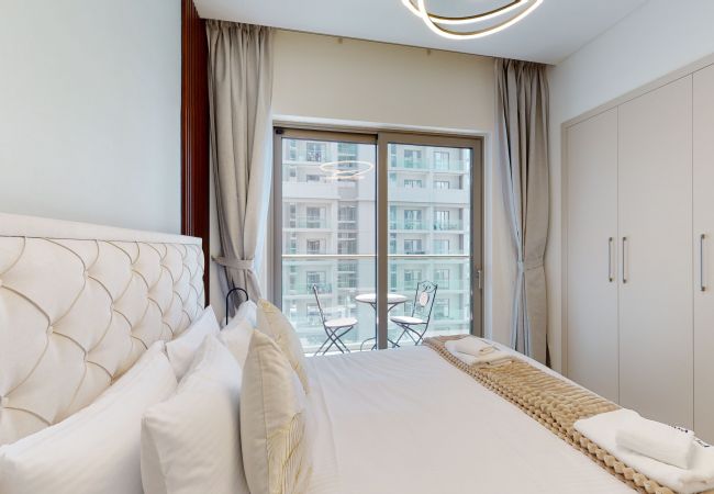 Apartment in Dubai -  Primestay - Creek Vista Reserve B 1BR in Al Meydan 