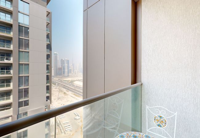 Apartment in Dubai - Primestay - Creek Vistas Reserve B 1BR, Al Meydan