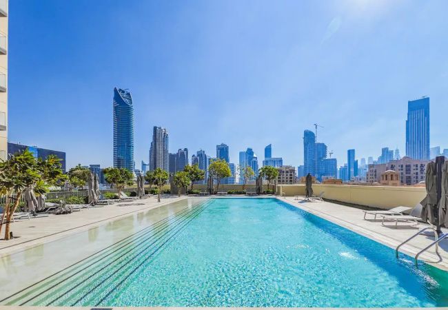 Apartment in Dubai -  Primestay - Burj Royale 3BR plus Maids in Downtown Dubai