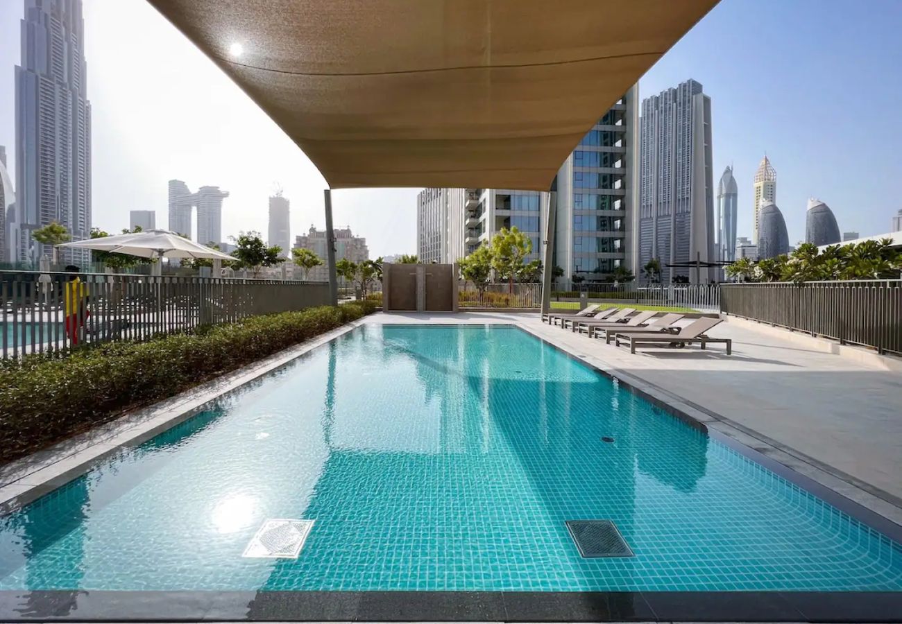 Apartment in Dubai - Artistic John & Yoko Retreat in Downtown Dubai - Unwind in Elegance