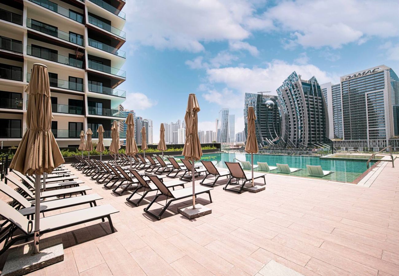 Apartment in Dubai - Primestay: Stunning 2BR Apartment in Business Bay