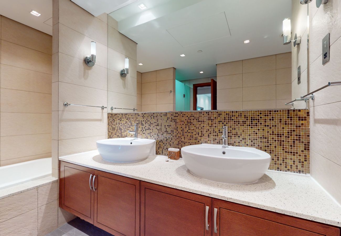 Apartment in Dubai - Primestay - Marina Residences 3 2BR, Palm Jumeirah