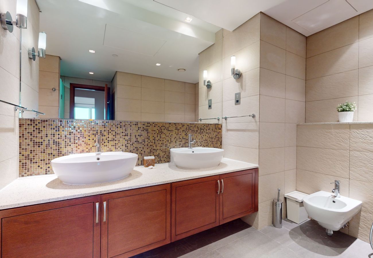 Apartment in Dubai - Primestay - Marina Residences 3 2BR, Palm Jumeirah