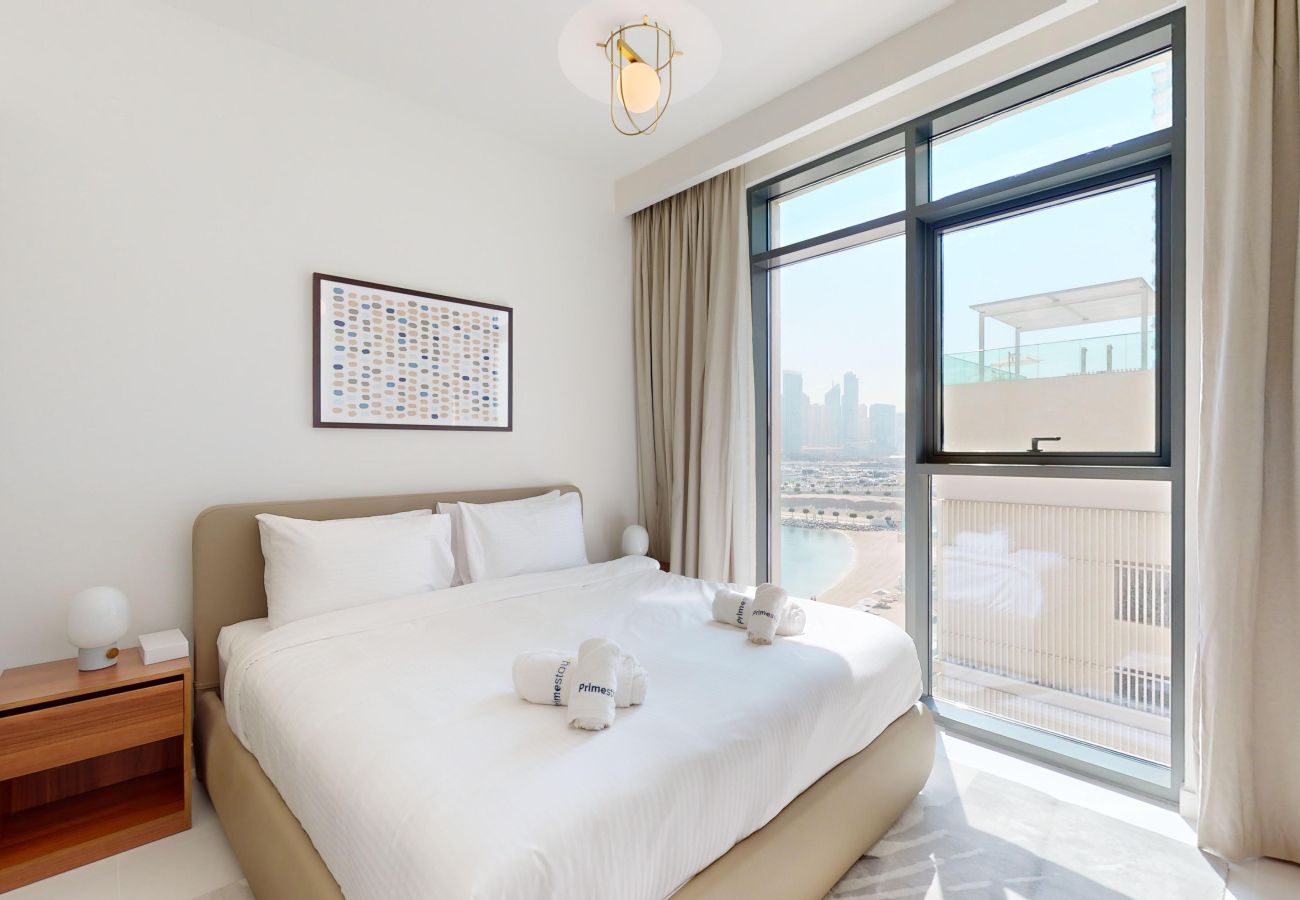 Apartment in Dubai - Primestay - Marina Vista 3BR plus Maids, Dubai Harbour