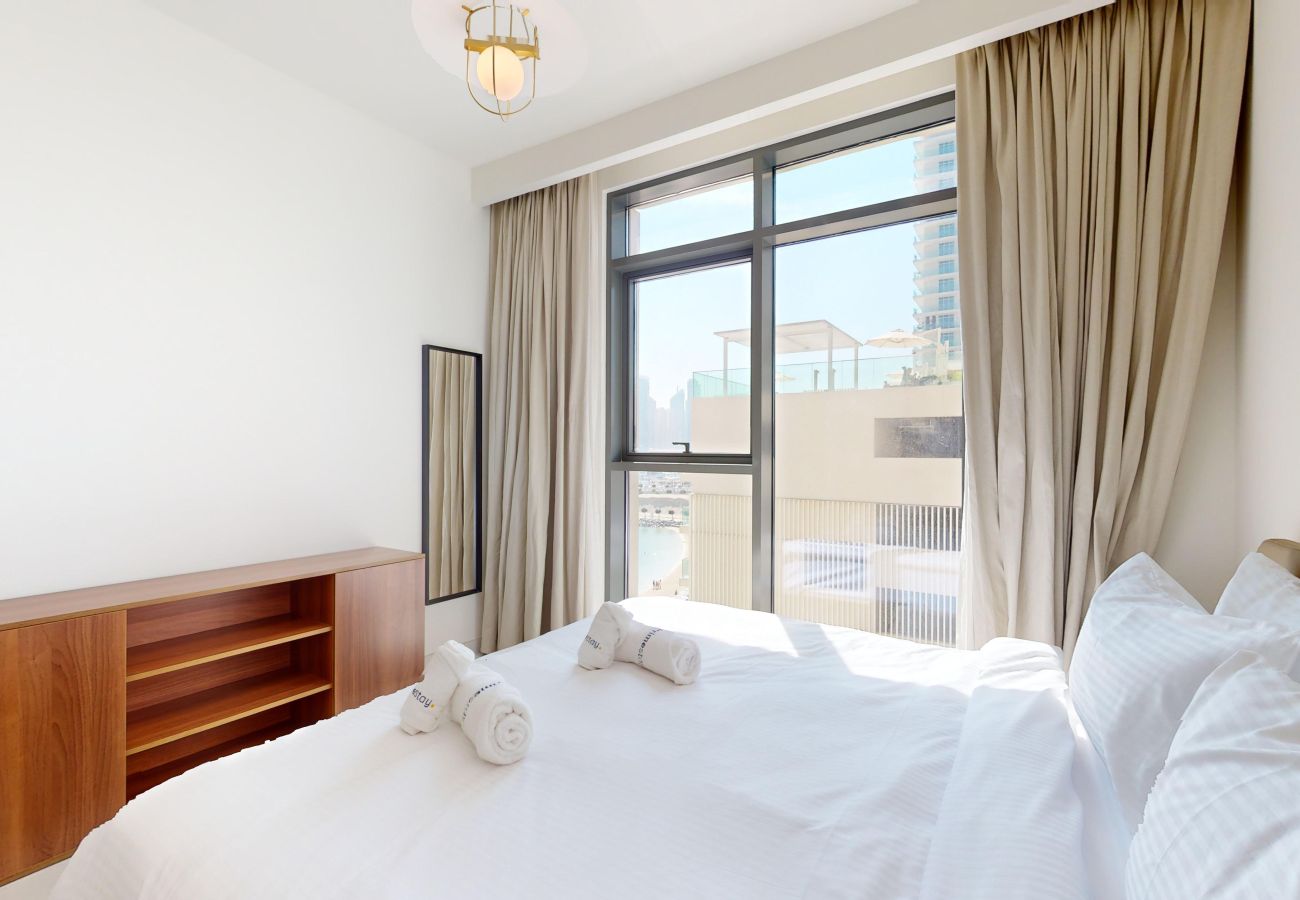 Apartment in Dubai - Primestay - Marina Vista 3BR plus Maids, Dubai Harbour