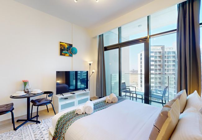 Apartment in Dubai - Primestay - Azizi Riviera 4 Studio, Al Meydan