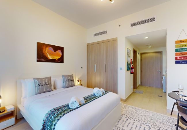 Apartment in Dubai - Primestay - Azizi Riviera 4 Studio, Al Meydan