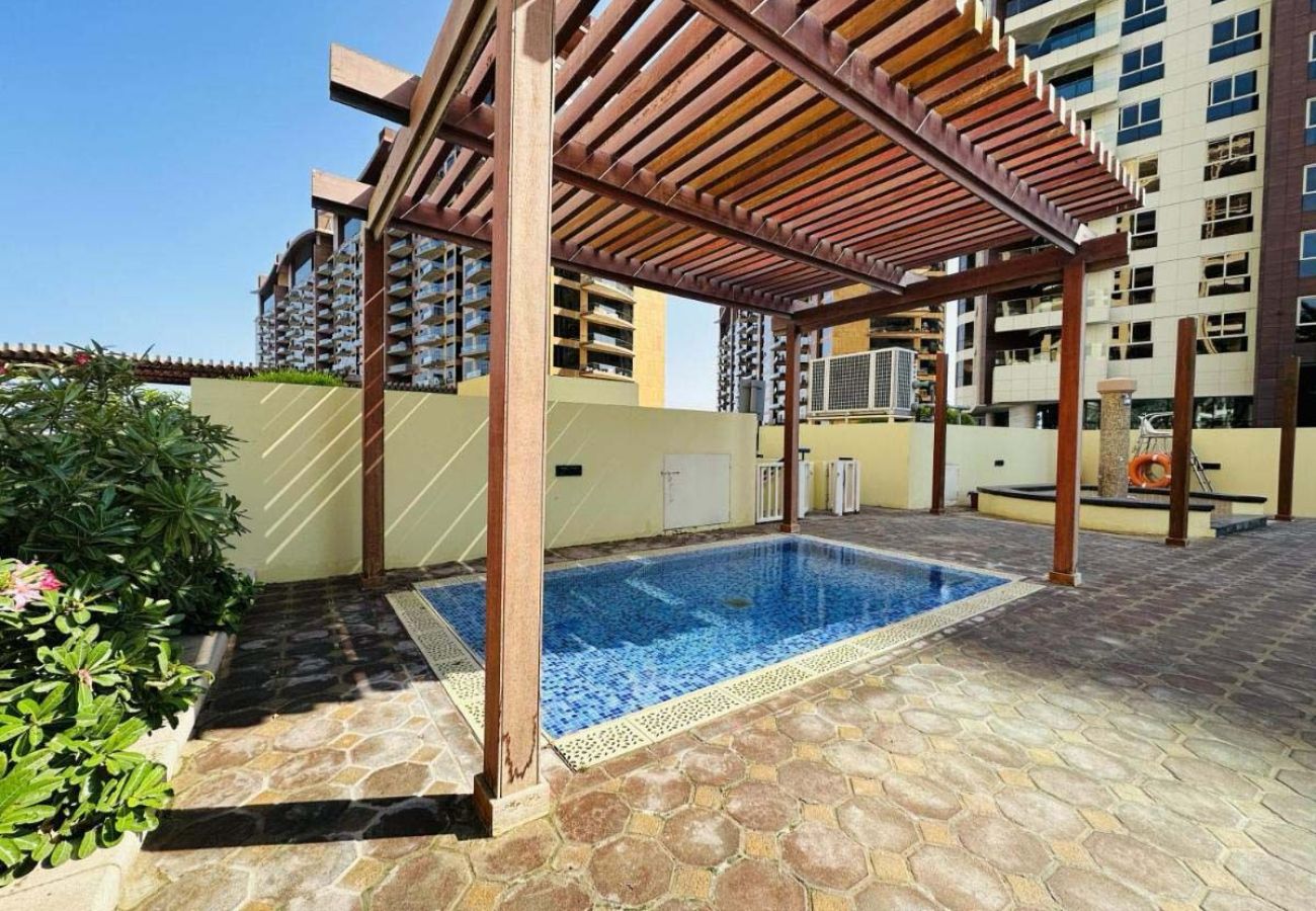 Apartment in Dubai - Primestay - Marina Residences 1 2BR, Palm Jumeirah